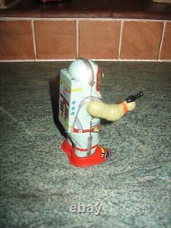 Nice Vintage Spaceman Tin Toy Shudo Wind Up Tinplate Apollo Nasa Astronaut Robot