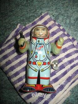 Nice Vintage Spaceman Tin Toy Shudo Wind Up Tinplate Apollo Nasa Astronaut Robot