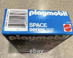 PLAYMOBIL Space Series 9728 Astronaut & Robot Set, 1983 Vintage. Factory sealed