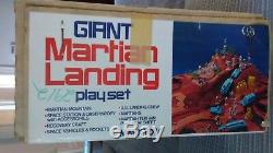 RARE-VINTAGE 1977 MARX GIANT MARTIAN LANDING PLAY SET Complete Alien Space Set