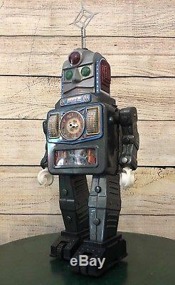 RARE Vintage 1960s Original MOON EXPLORER Space Robot Battery Japan Tin Toy