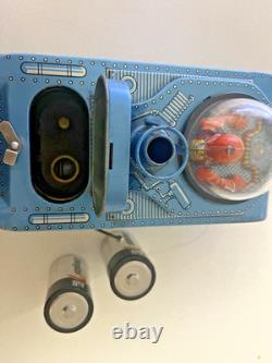Rare vintage battery powered SPACE TANK tin Space toy of 60's made in Japan