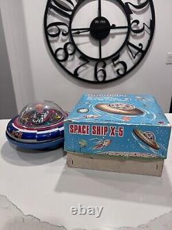 SPACE SHIP X 5 vintage toys in box MADE IN TAIWAN