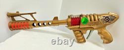 Scarce Vintage Toy Taiyo Space Pilot Jet Ray Gun works sparks & noise AF