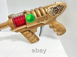 Scarce Vintage Toy Taiyo Space Pilot Jet Ray Gun works sparks & noise AF