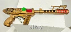 Scarce Vintage Toy Taiyo Space Pilot Jet Ray Gun works sparks & noise AF