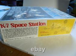 Star Trek Vintage 1976 K-7 Space Station AMT Model Kit S955