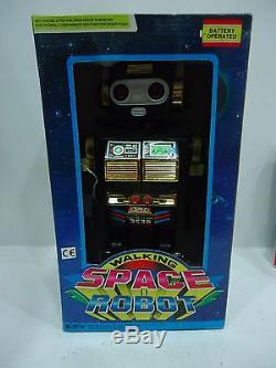 Super Astronaut Robot Walking Multi Functions Vintage Space Toy