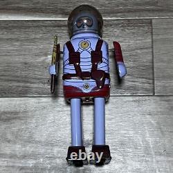 Tinplate Astronaut SPACE COMMANDO Wind-up Type Vintage Tin Toy Showa Retro