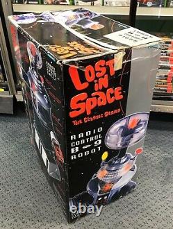Trendmasters Lost In Space Radio Control B-9 Robot 24 with Box 1997 Vintage WOW