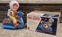 VINTAGE 1960s Litho Tin Plastic Space Scooter Astronaut Rider BOX Japan WORKING