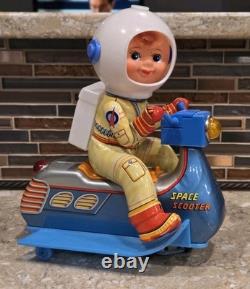VINTAGE 1960s Litho Tin Plastic Space Scooter Astronaut Rider BOX Japan WORKING