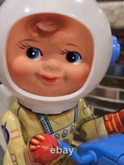 VINTAGE 1960s Litho Tin Plastic Space Scooter Astronaut Rider BOX Japan WORKING