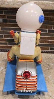 VINTAGE 1960s Litho Tin Plastic Space Scooter Astronaut Rider BOX Japan WORKING