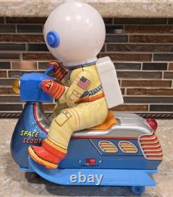 VINTAGE 1960s Litho Tin Plastic Space Scooter Astronaut Rider BOX Japan WORKING