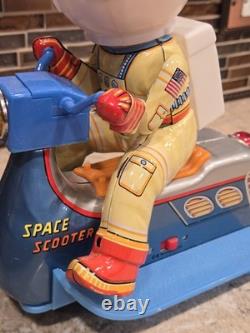 VINTAGE 1960s Litho Tin Plastic Space Scooter Astronaut Rider BOX Japan WORKING