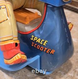 VINTAGE 1960s Litho Tin Plastic Space Scooter Astronaut Rider BOX Japan WORKING