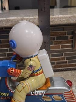 VINTAGE 1960s Litho Tin Plastic Space Scooter Astronaut Rider BOX Japan WORKING