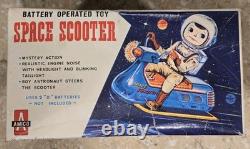 VINTAGE 1960s Litho Tin Plastic Space Scooter Astronaut Rider BOX Japan WORKING