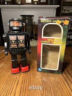 VINTAGE 1970s HK SPACE ROBOT SERIES HONG KONG ROBOT SUPER EXPLORER BOX CLEAN