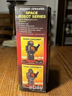 VINTAGE 1970s HK SPACE ROBOT SERIES HONG KONG ROBOT SUPER EXPLORER BOX CLEAN