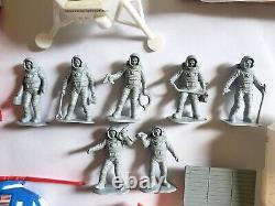VINTAGE 1990s TONKA MISSION CONTROL SPACE SHUTTLE TOY PLAYSET ASTRONAUT FIGURES