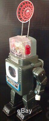 VINTAGE ALPS TELEVISION SPACEMAN ROBOT 1960s Japan SPACE TIN BATTERY -OP