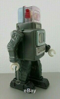 VINTAGE ALPS TELEVISION SPACEMAN SPACE ROBOT TIN TOY 1950`s JAPAN BATTERY RARE