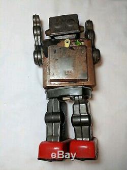 VINTAGE HORIKAWA JAPAN BATTERY OPERATED FIGHTING SPACE MAN Free S&H