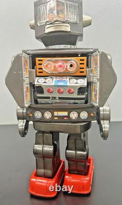 VINTAGE HORIKAWA ROTATE-O-MATIC SUPER ASTRONAUT ROBOT TIN WithBOX MADE IN JAPAN