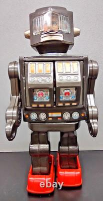 VINTAGE HORIKAWA ROTATE-O-MATIC SUPER ASTRONAUT ROBOT TIN WithBOX MADE IN JAPAN