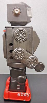 VINTAGE HORIKAWA ROTATE-O-MATIC SUPER ASTRONAUT ROBOT TIN WithBOX MADE IN JAPAN