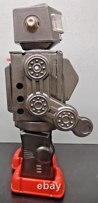 VINTAGE HORIKAWA ROTATE-O-MATIC SUPER ASTRONAUT ROBOT TIN WithBOX MADE IN JAPAN