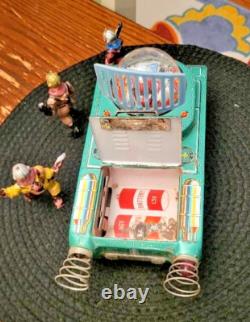 VINTAGE MODERN TOYS MASUDAYA TN tin SPACE TANK Japan and ajax archer spacemen