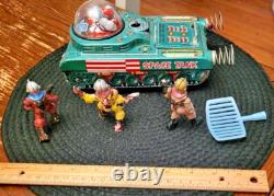 VINTAGE MODERN TOYS MASUDAYA TN tin SPACE TANK Japan and ajax archer spacemen