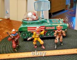 VINTAGE MODERN TOYS MASUDAYA TN tin SPACE TANK Japan and ajax archer spacemen