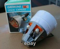 VINTAGE RARE WES TOYS 1960's GEMINI SPACE CAPSULE 2 ASTRONAUNTS OPENING DOORS