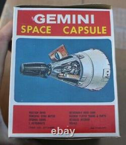 VINTAGE RARE WES TOYS 1960's GEMINI SPACE CAPSULE 2 ASTRONAUNTS OPENING DOORS
