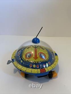 VINTAGE SPACE TOY UFO WIND UP SAUCER MOONROVER WALKER SOVIET USSR RUSSIA Works