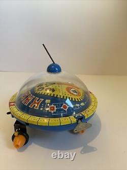 VINTAGE SPACE TOY UFO WIND UP SAUCER MOONROVER WALKER SOVIET USSR RUSSIA Works