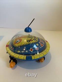 VINTAGE SPACE TOY UFO WIND UP SAUCER MOONROVER WALKER SOVIET USSR RUSSIA Works
