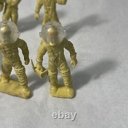 VTG 6 Tom Corbett Space Academy Figures Yellow Spacemen with Original Helmets