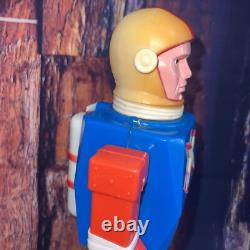 VTG 70's Cragstan Mr. LEM Lunar Excursion Space Man Robot HTF NOT WORKING READ