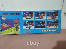 VTG AIRGAM BOYS SPACE SET RED ALIEN No. D50 PYROPLAST TOYS NEW IN BOX