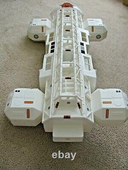 VTG Mattel SPACE 1999 EAGLE 1 SPACE SHIP WHITENESS RESTORED NO PARTS