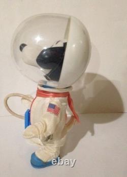 VTG Peanuts Snoopy United Features Space Astronaut Toy Figure 1969 Hong Kong