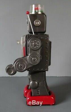 Vintage 1960's HORIKAWA FIGHTING ROBOT Tin Space Toy made in JAPAN