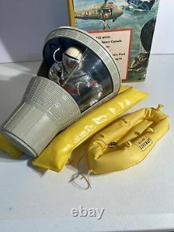 Vintage 1966 Gi Joe Official Space Capsule With Suit & Astronaut Original Box
