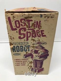 Vintage 1966 LOST IN SPACE TOY ROBOT By REMCO in BOX Light Works