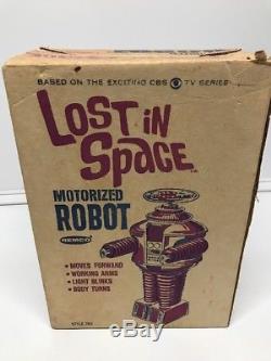 Vintage 1966 LOST IN SPACE TOY ROBOT By REMCO in BOX Light Works